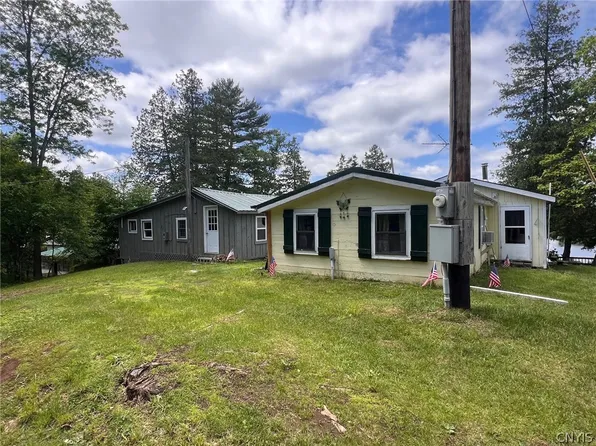 25 27 Thorntons Lane Prvt Rd, Hammond, NY 13646