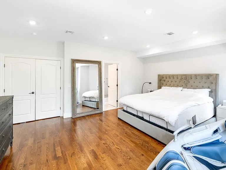 34 Lafayette Ave — Photo 20