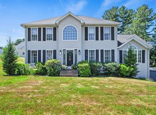 14 Deer Hill Cir, Pelham, NH 03076