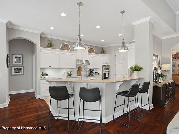 5th image of 13248 Linzia Ln
