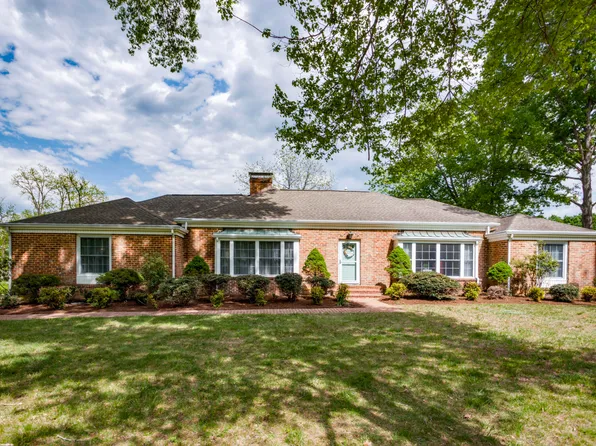 111 Johnstone St, Lexington, VA 24450