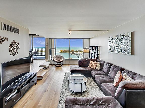 3rd image of 3200 N Lake Shore Dr APT 1407