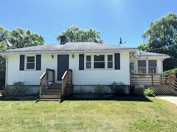 14 Mercier St, Dracut, MA 01826