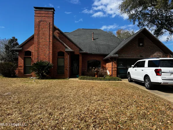 1703 Roswell St, Pascagoula, MS 39581