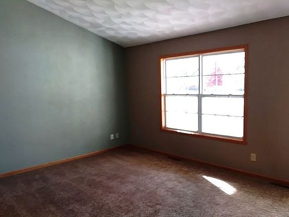 4th image of 10957 Dixon Pines Cir