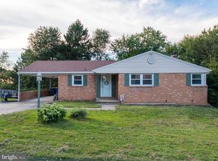 2585 Stanford Dr, York, PA 17402