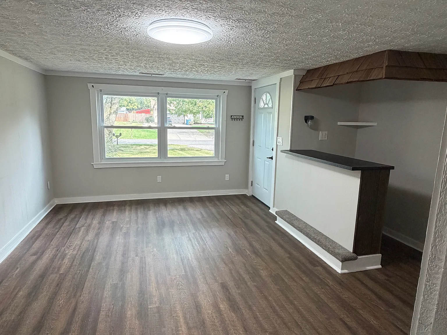 2 bed, 1.5 bath, 1300 sqft, $1,500 — Photo 4