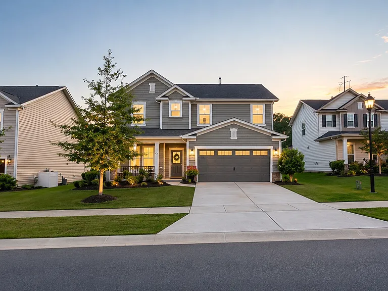 19108 Yellow Birch Dr — Photo 1