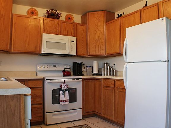 3rd image of 209 S Riverbend Dr