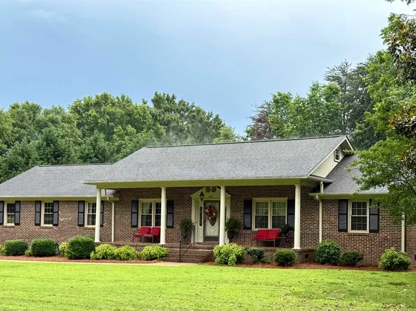 6144 Robin St, Spartanburg, SC 29303