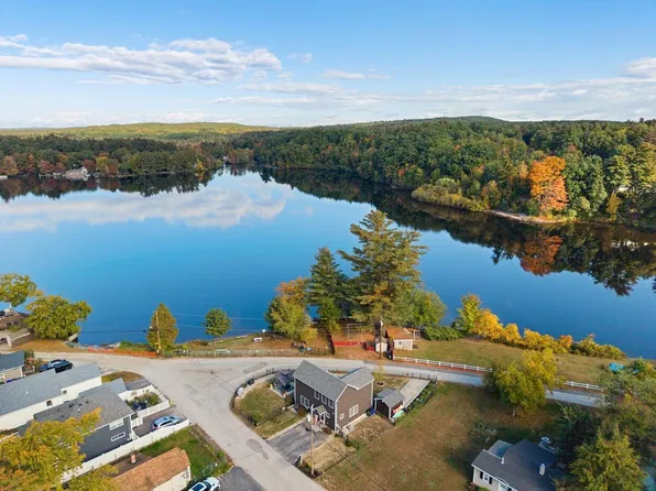 134 Moose Club Park Rd, Goffstown, NH 03045