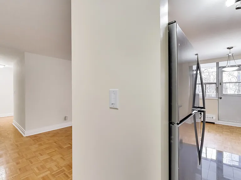 101 Cosburn Ave #104 — Photo 79