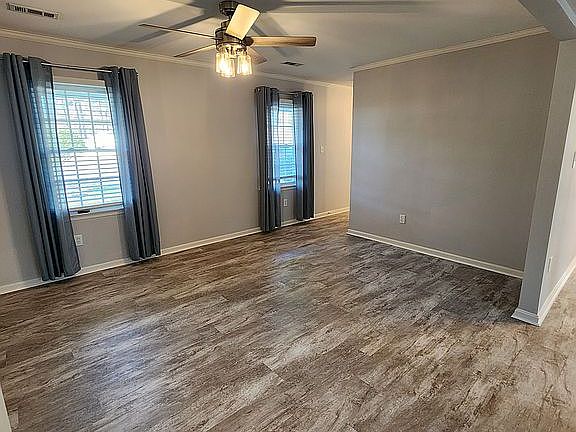 3rd image of 11 Liberty Cir