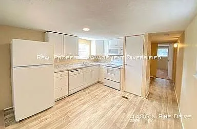 4406 N Pine Dr — Photo 13