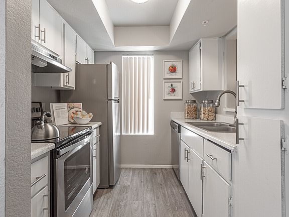 Upgraded Kitchen with Stainless Steel Package