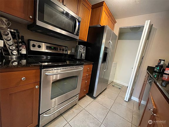 4th image of 14128 NE 181st Place #K201