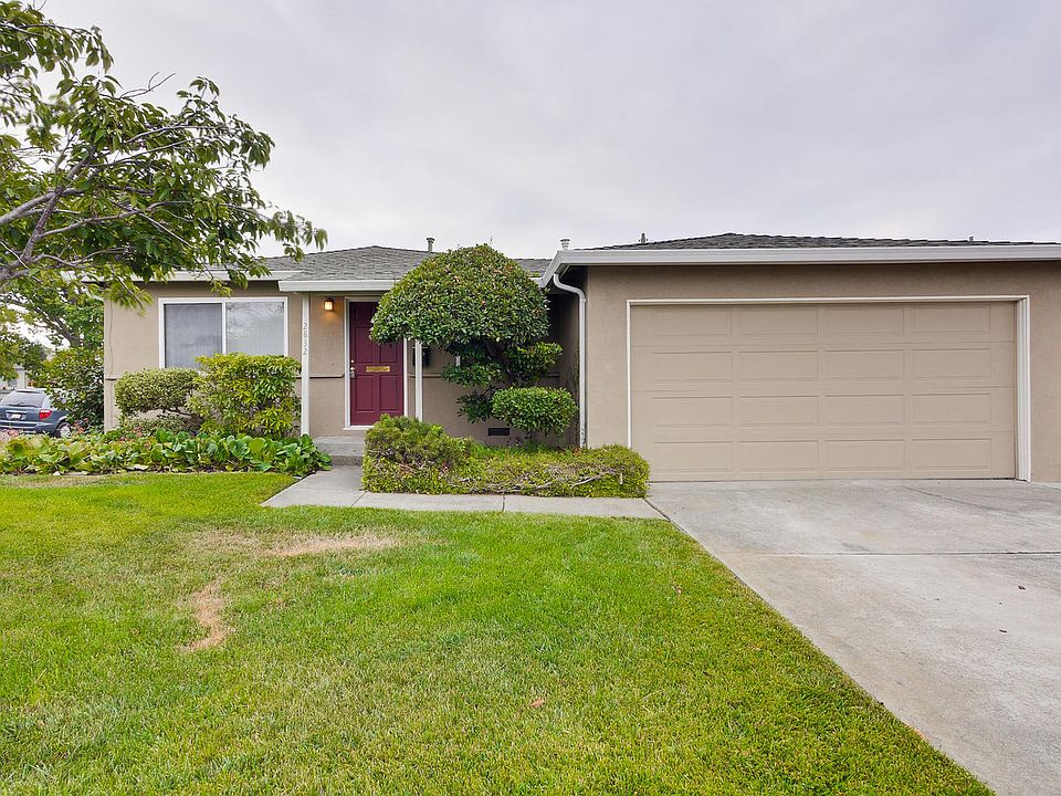 1st image of 2832 Cabrillo Ave