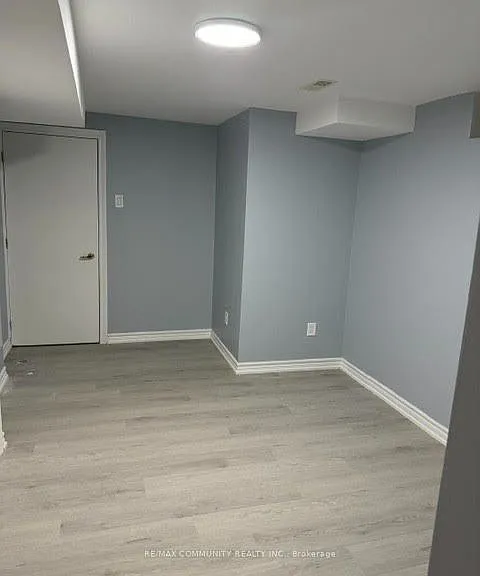 327 Mantle Ave #BASEMENT — Photo 10