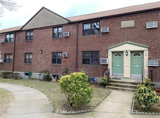 57-21 246th Cres #B27, Little Neck, NY 11362