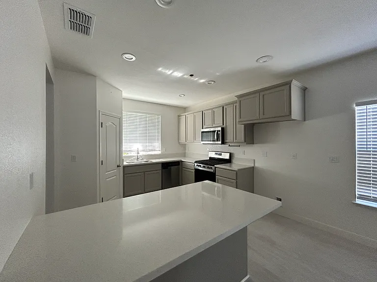 2220 Beppe Pl — Photo 2