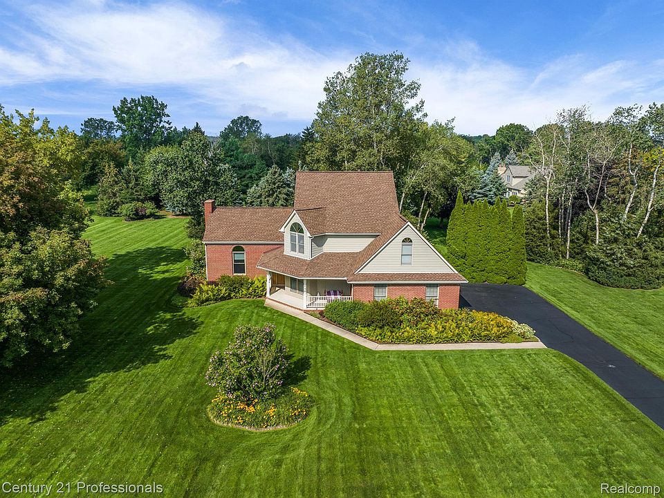 1st image of 750 Bristol Ln