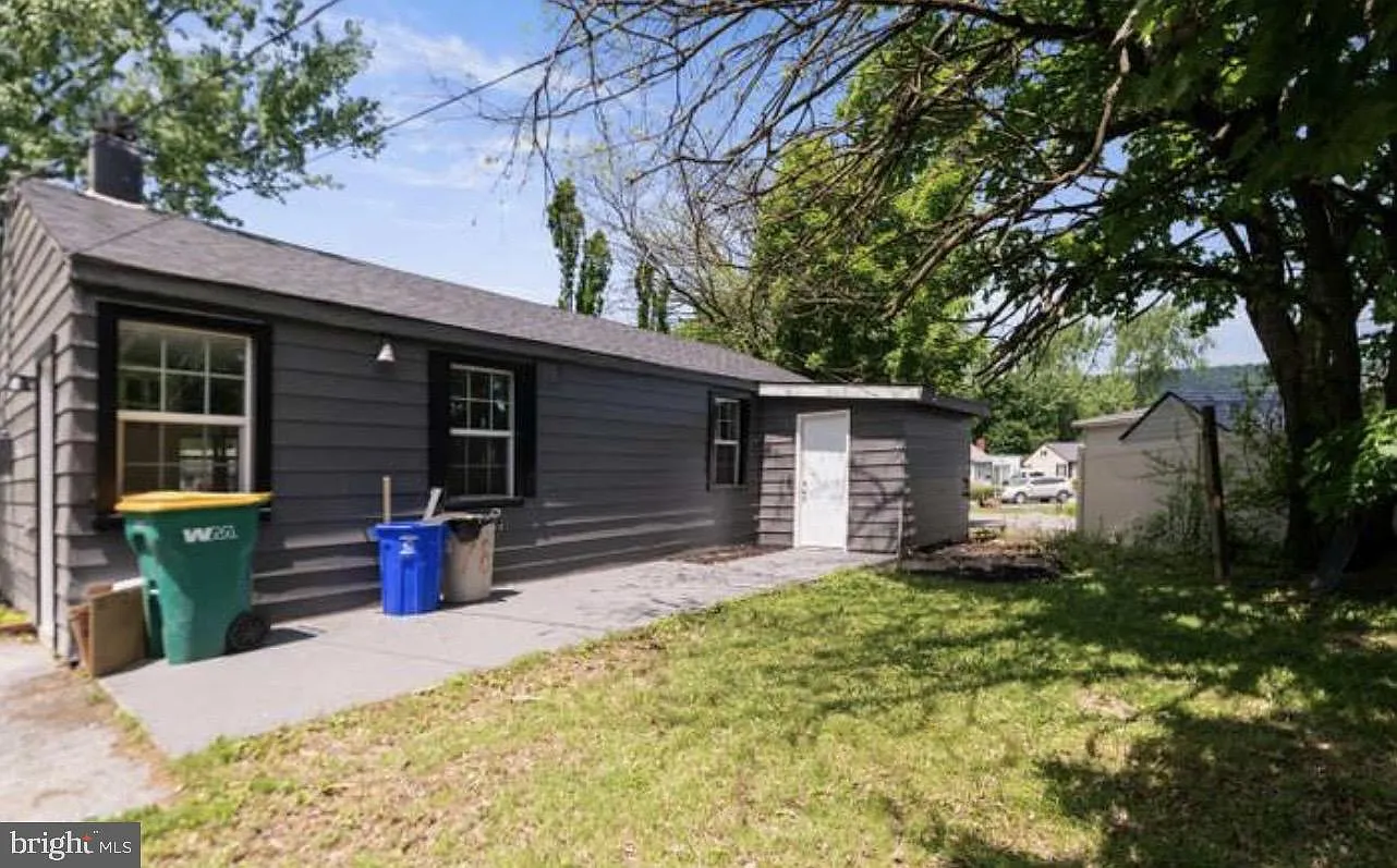 2 bed, 1000 sqft, $1,800 — Photo 3