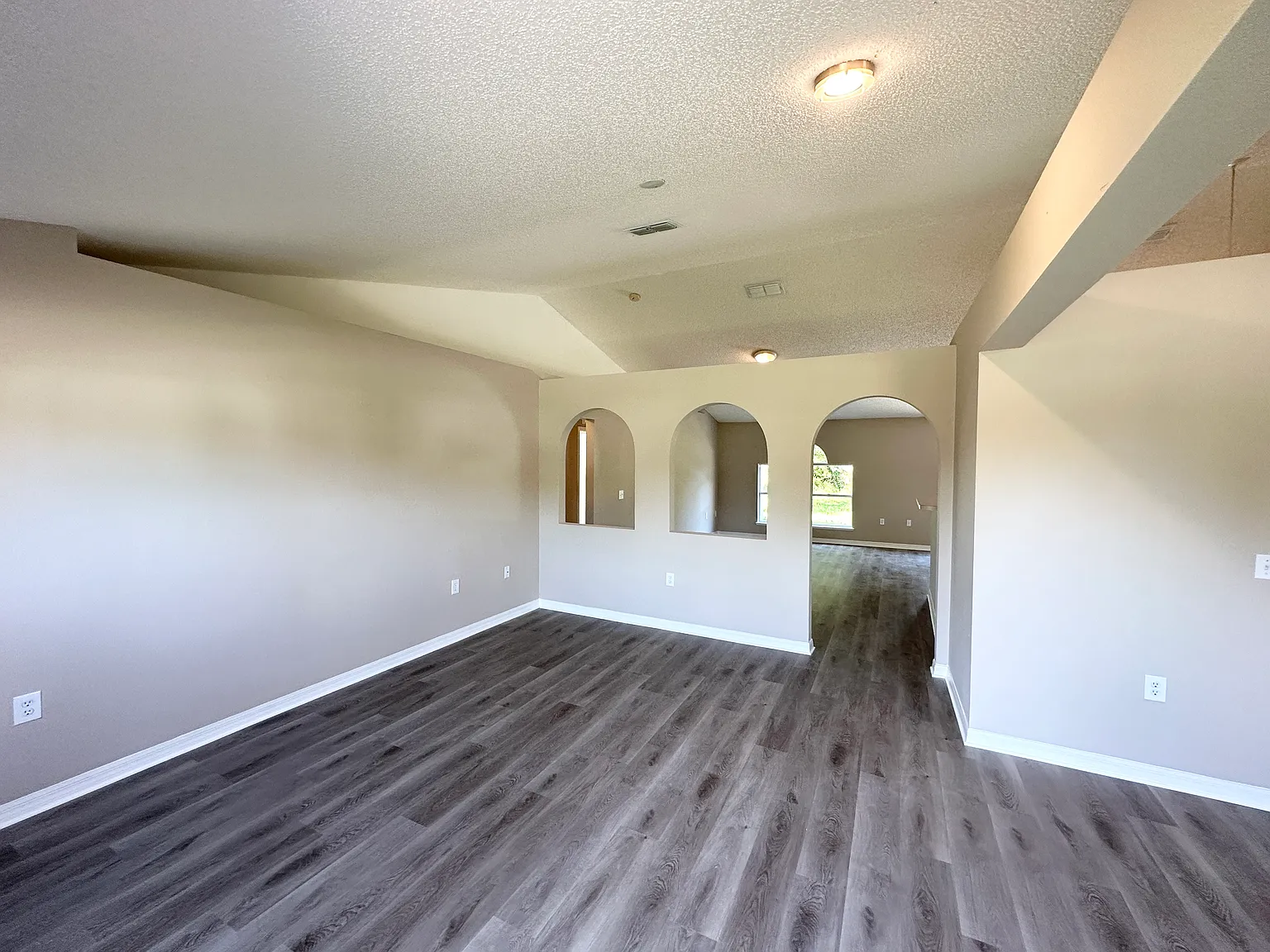 71 Reidsville Dr — Photo 4