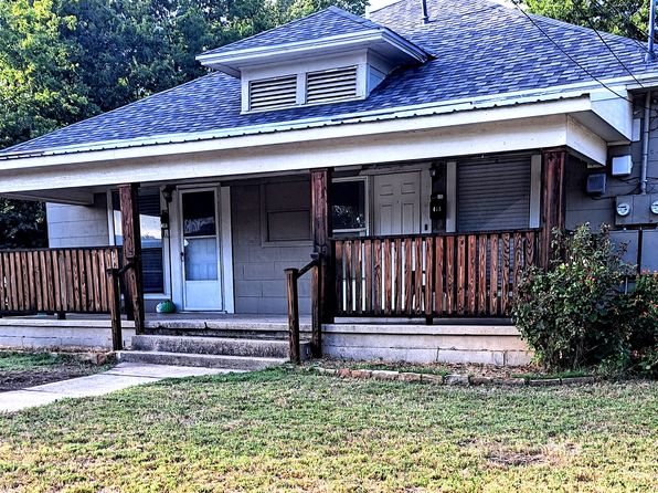 418 Stroud St