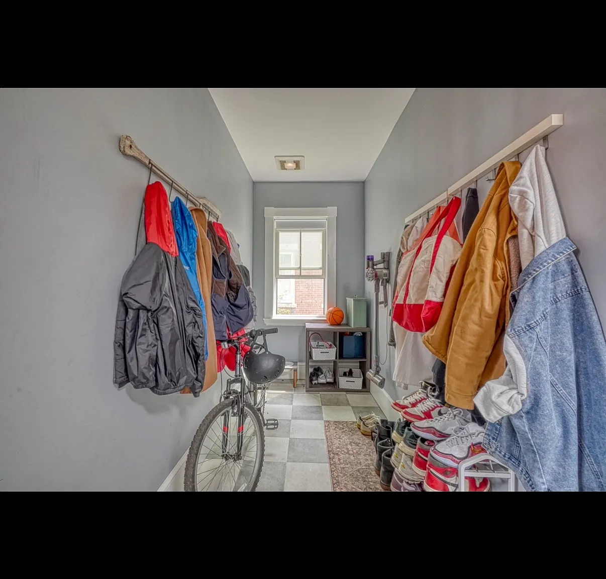 4 bed, 1.5 bath, 1763 sqft, $2,500 — Photo 4