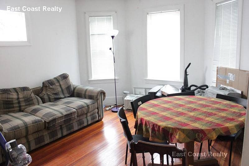 2nd image of 26 Union St