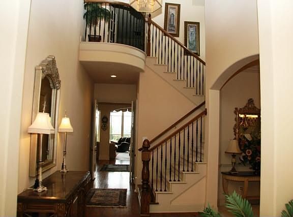 3rd image of 1605 McGee Ln