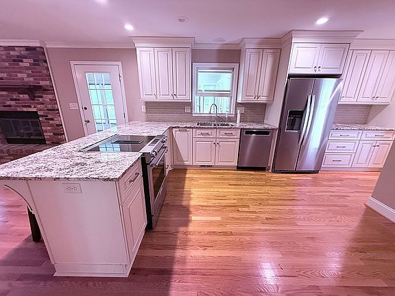 2nd image of 509 Clarendon Dr