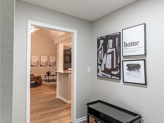 4th image of 85 Waterscape Dr