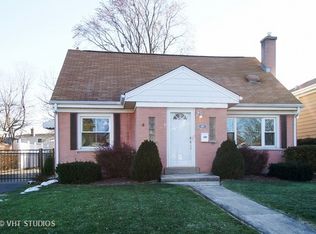 819 N Kaspar Ave, Arlington Heights, IL 60004