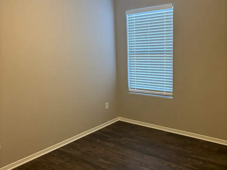 227 E Anabranch Ct — Photo 5