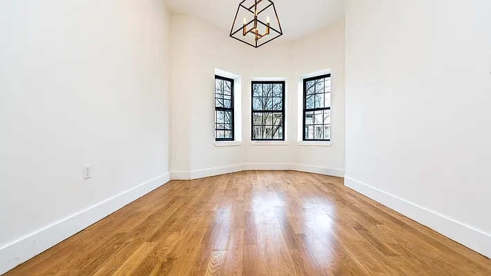 Rented by Nooklyn NYC LLC | media 16