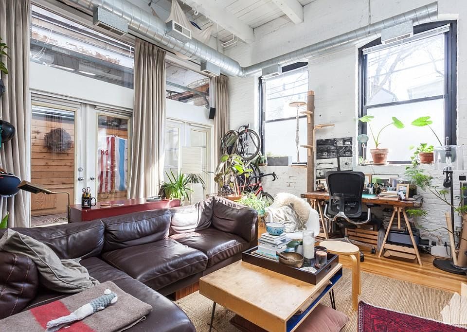 1st image of 3312 N Ravenswood Ave APT 5