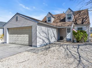 94 Moorage Ave, Bayville, NJ 08721