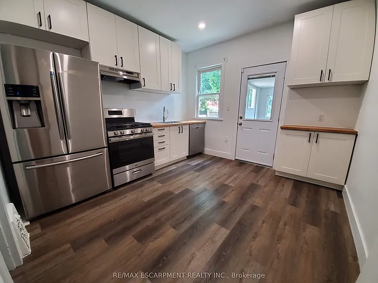 198 Sherman Ave N #1 — Photo 4