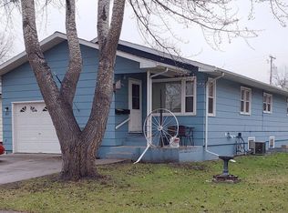 1017 S 12th St #A, Grand Forks, ND 58201