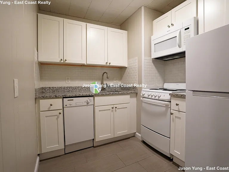 1055 Beacon St #6 — Photo 7