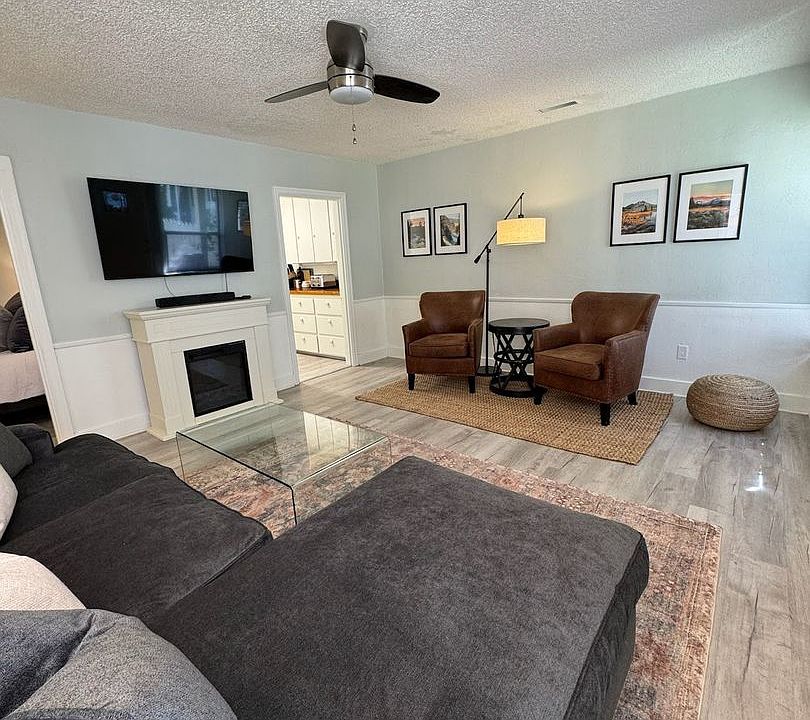1st image of 612-640 NW Broadway St #632