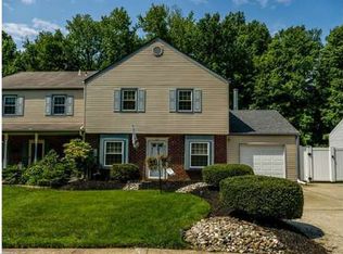 30 Flame Dr, Langhorne, PA 19047