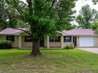 203 Countryside Ln, Roland, OK 74954