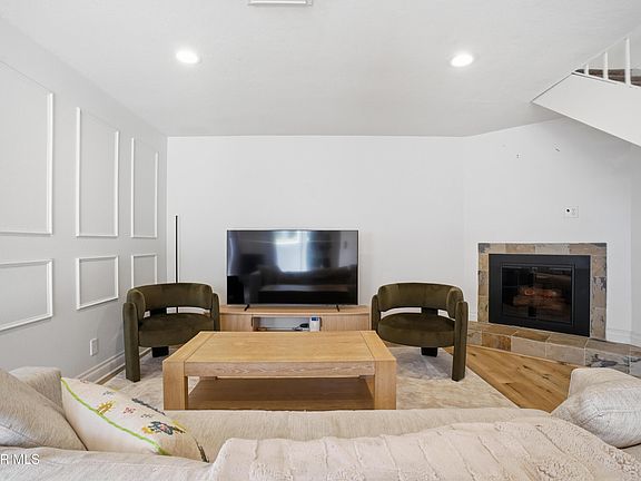 2nd image of 3728 Summershore Ln