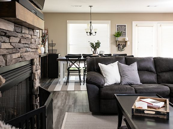 Living Room/Dining Room