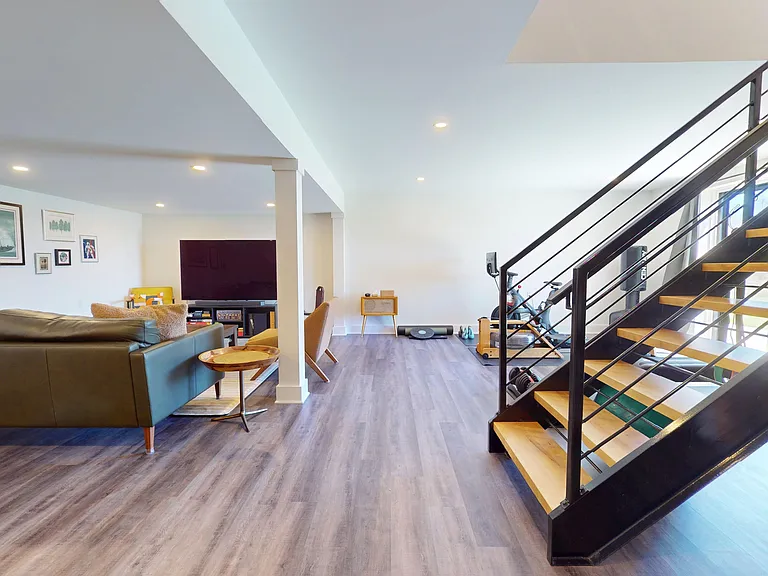1100 Snyder Hill Rd — Photo 18