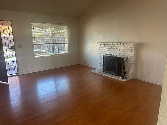 5th image of 2345 Marshglen Ct
