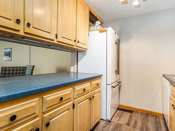 3rd image of 786 Stone Ridge Pl