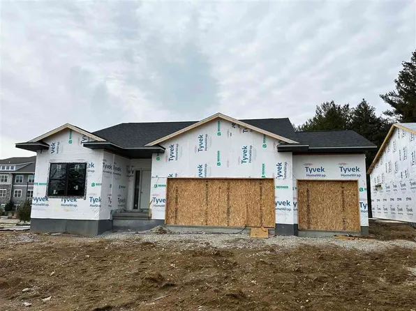 284 Pine Grove Ln, Iowacity, IA 52246